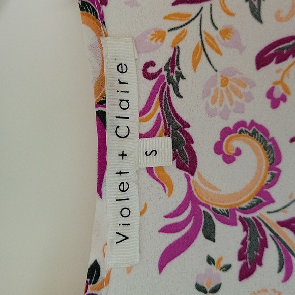 V-neck Boho flower print Blouse - Picture 2 of 7